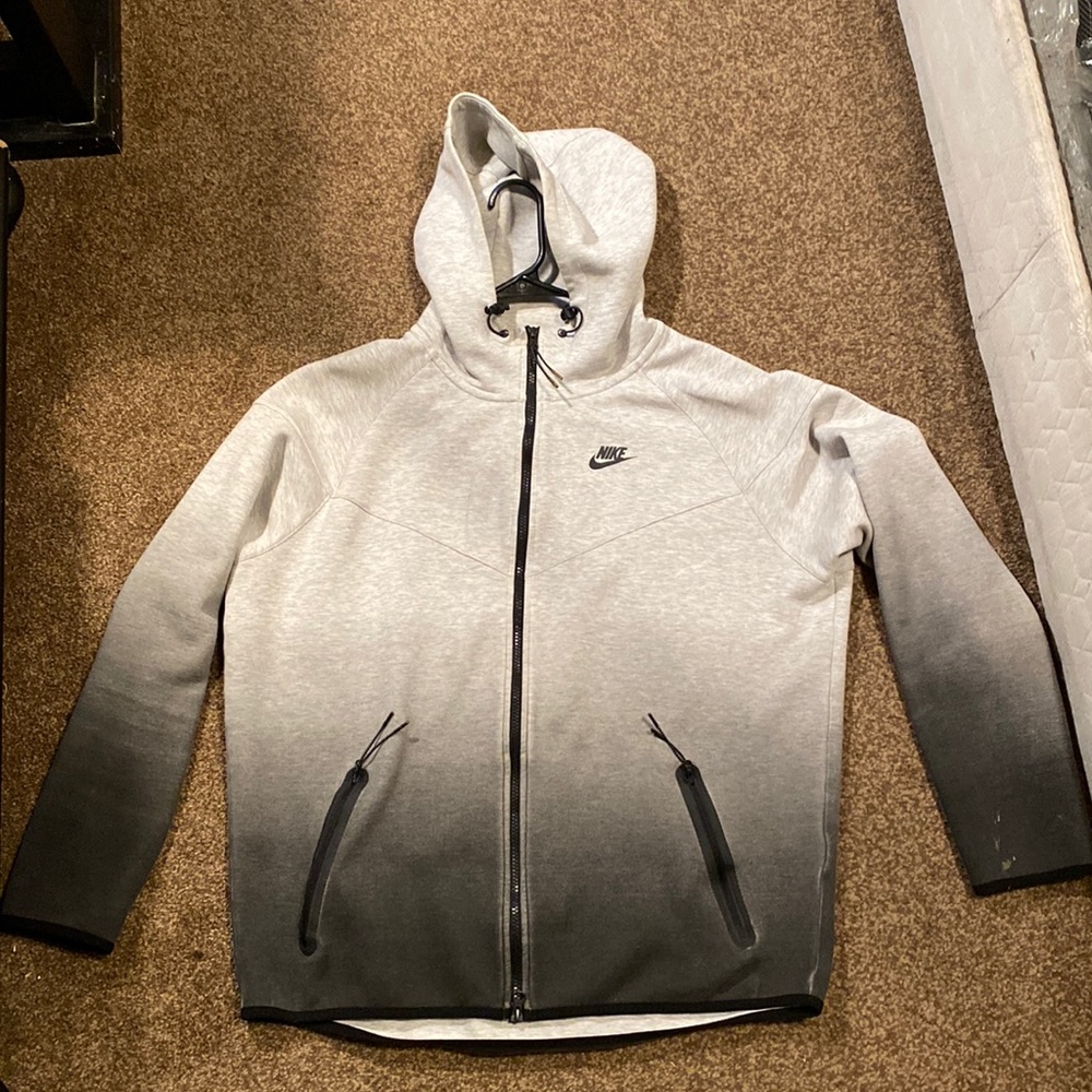 Nike Tech Fleece XL great condition